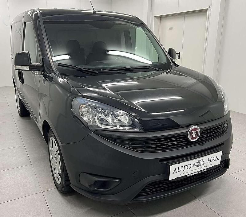 Schwarz Gebraucht 2019 Fiat Doblò Van / Kleinbus | € 10.950 (Superpreis) - Bild 1/4