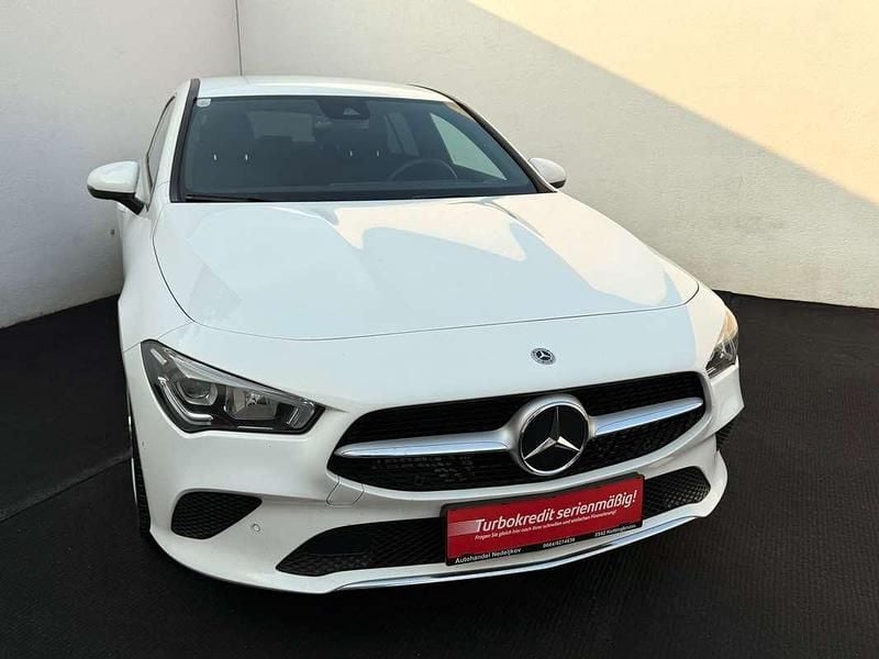 Gebraucht Mercedes CLA200 Shooting Brake 150 PS (110 kW) 2020 Weiß Kombi