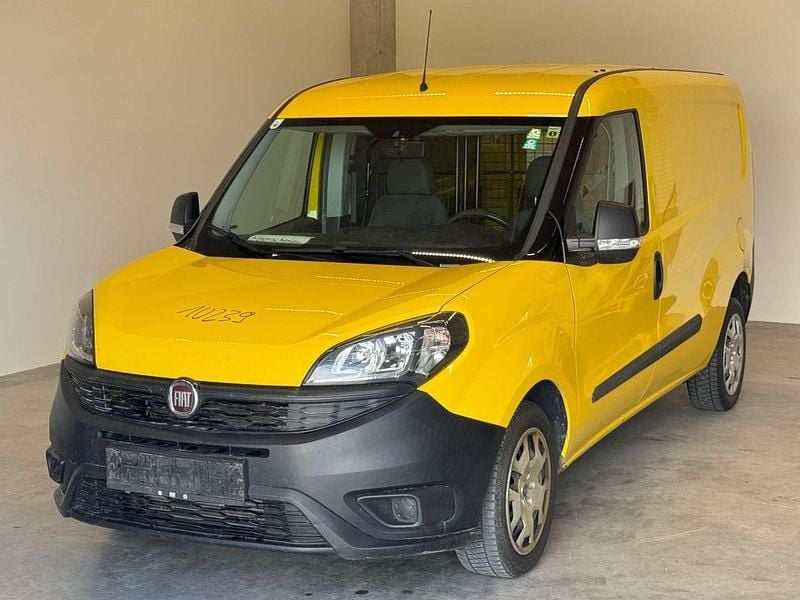 Gebraucht Fiat Doblò 95 PS (69 kW) 2018 Gelb Van / Kleinbus