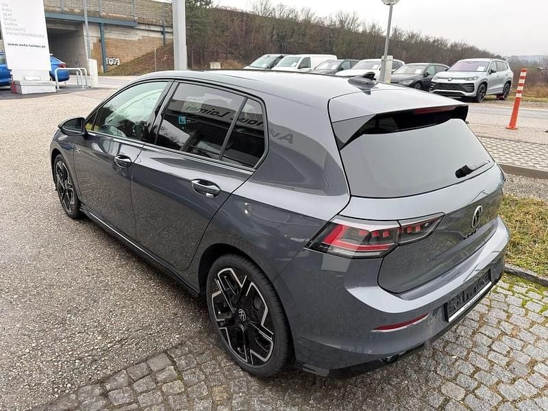 Neu VW Golf VIII Sport 115 PS (84 kW) 2026 Mittelgrau  metallic