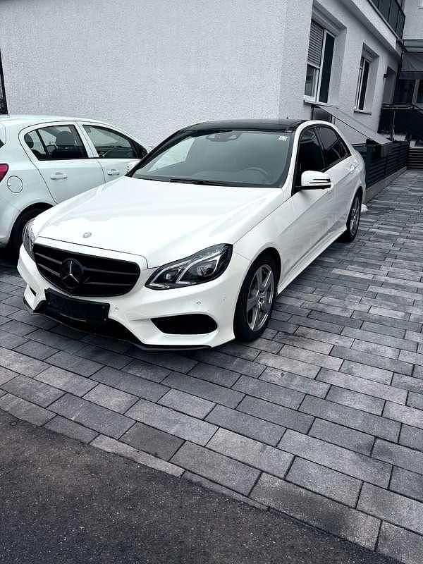 Weiß Gebraucht 2016 Mercedes E350 Avantgarde Limousine | € 33.000 - Bild 1/4