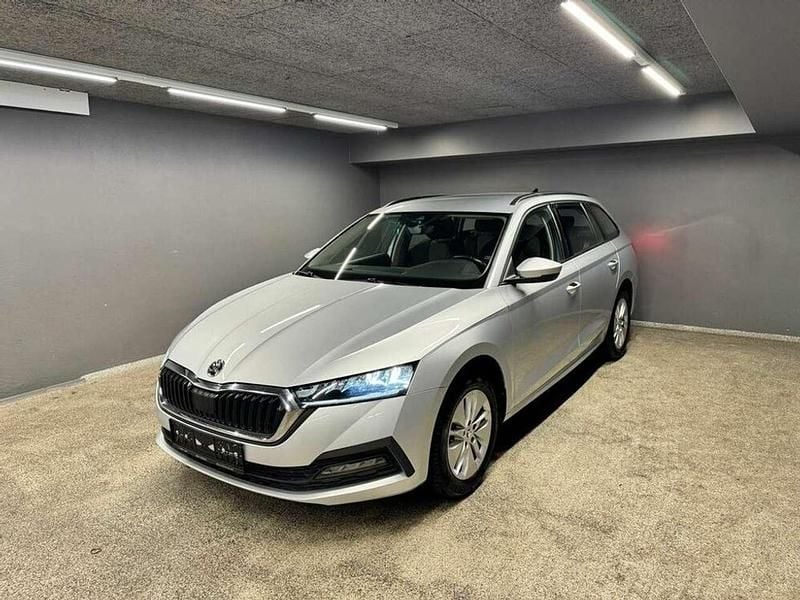 Silber Gebraucht 2022 Skoda Octavia Ambition Kombi | € 18.890 (Superpreis) - Bild 1/4
