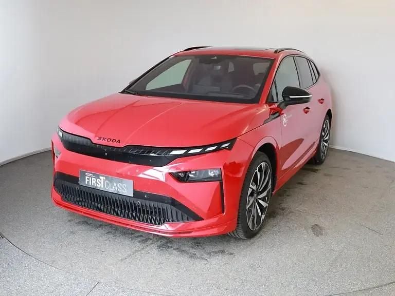 Mittelrot metallic Gebraucht 2025 Skoda Enyaq iV SportLine SUV | € 50.980 (Teuer) - Bild 1/4