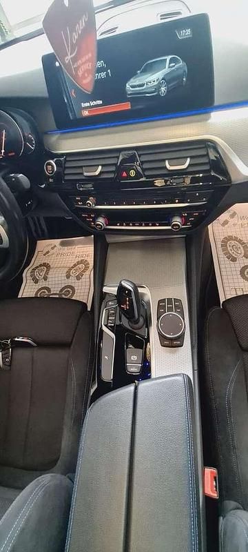 Gebraucht BMW 520 M Sport 184 PS (135 kW) 2018 Grau Limousine