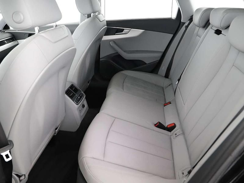 Gebraucht Audi A4 Design 136 PS (100 kW) 2021 Schwarz Kombi