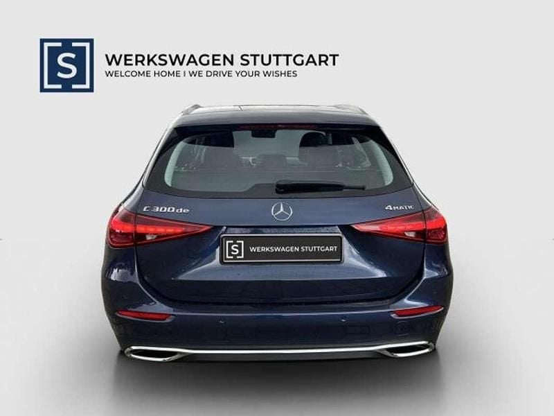 Gebraucht Mercedes C300e Avantgarde 197 PS (144 kW) 2024 Blau Kombi