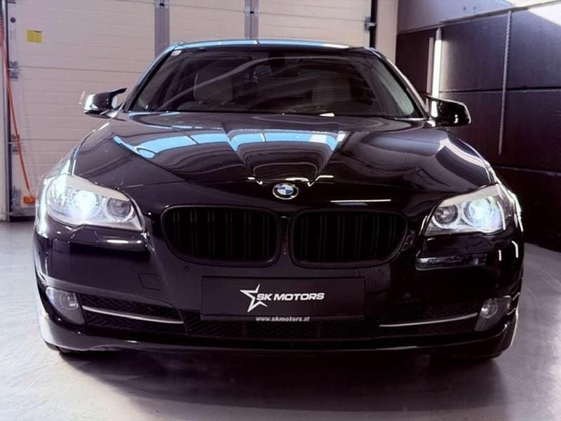 Gebraucht BMW 520 Sport Line 184 PS (135 kW) 2012 Schwarz Limousine