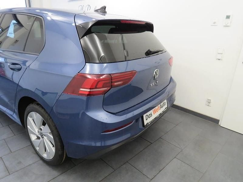 Neu VW Golf VIII 115 PS (84 kW) 2026 Mittelblau  normal