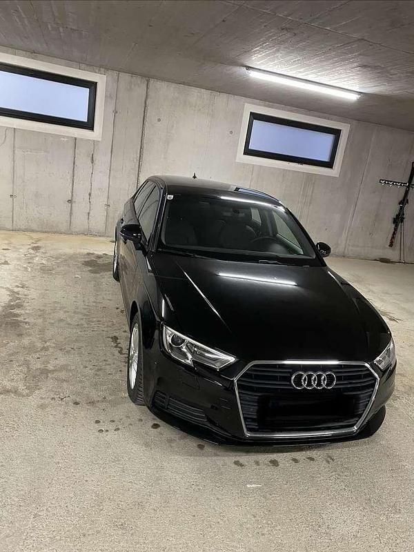 Gebraucht Audi A3 150 PS (110 kW) 2019 Schwarz Limousine