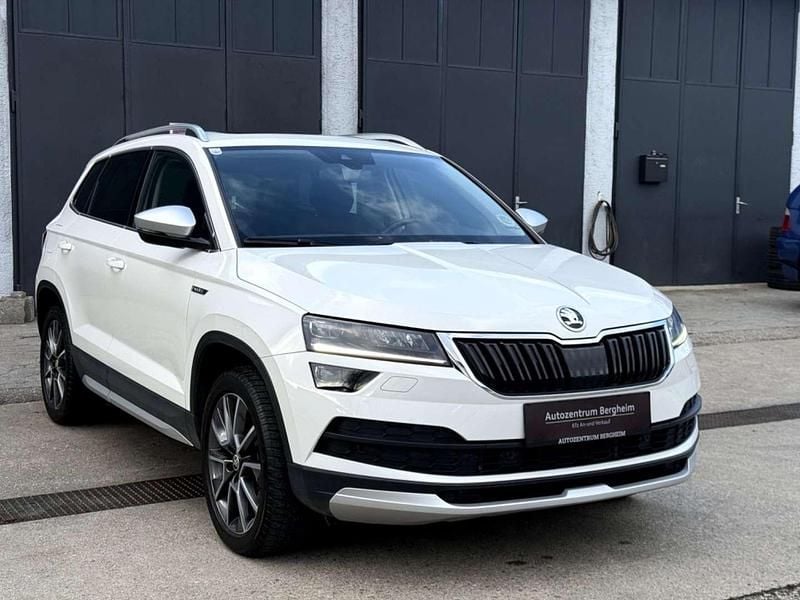 Weiß Gebraucht 2020 Skoda Karoq Scout 4x4 SUV | € 28.990 (Fairer Preis) - Bild 1/4