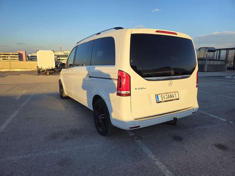 Gebraucht Mercedes V250 Avantgarde 190 PS (139 kW) 2015 Weiß Van / Kleinbus