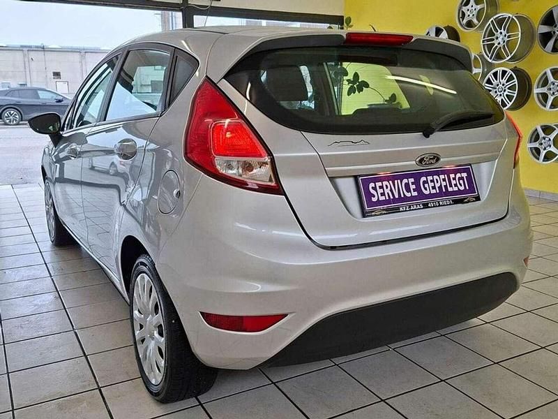 Gebraucht Ford Fiesta 60 PS (44 kW) 2017 Silber Kleinwagen