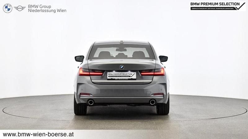 Gebraucht BMW 318 Efficient Dynamics 150 PS (110 kW) 2024 Grau Limousine