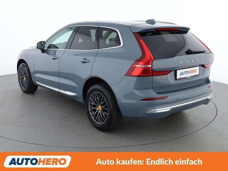 Gebraucht Volvo XC60 Plus 197 PS (144 kW) 2022 Grau SUV