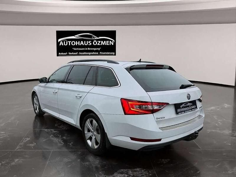 Gebraucht Skoda Superb Ambition 120 PS (88 kW) 2018 Weiß Kombi