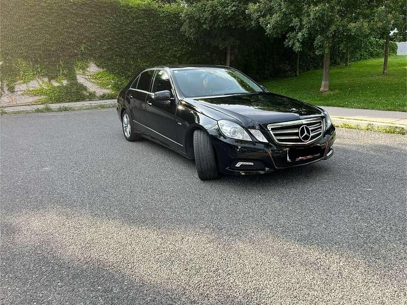 Gebraucht 2010 Mercedes E200 Avantgarde Limousine | € 9.500 (Etwas zu teuer) - Bild 1/4