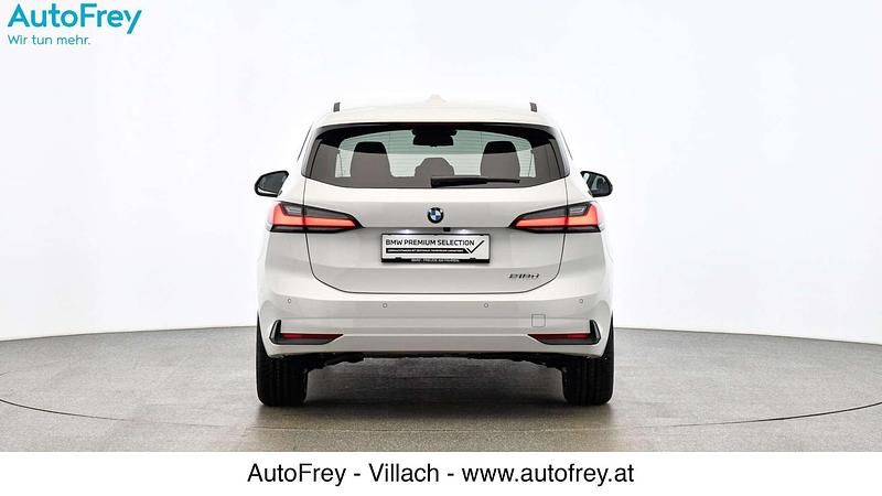 Gebraucht BMW 218 Efficient Dynamics 150 PS (110 kW) 2024 Weiß Kombi