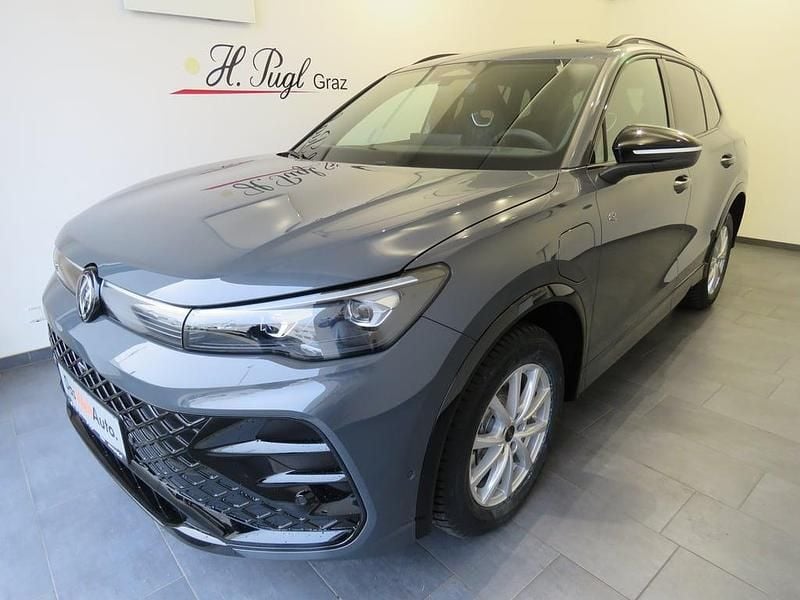 Neu VW Tiguan Sport 204 PS (150 kW) 2025 Mittelgrau  metallic SUV