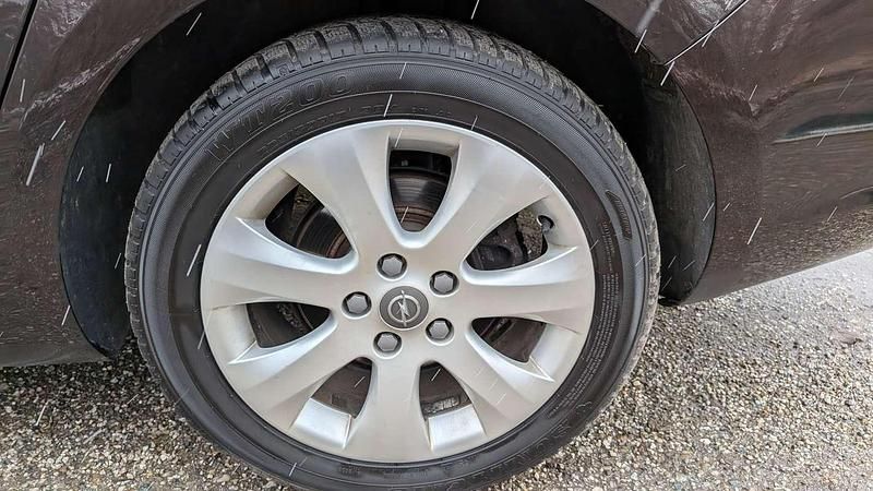 Gebraucht Opel Astra Edition 110 PS (80 kW) 2014 Braun Kombi