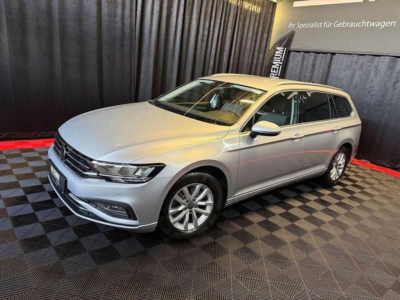 Gebraucht VW Passat Business 122 PS (89 kW) 2022 Grau Kombi