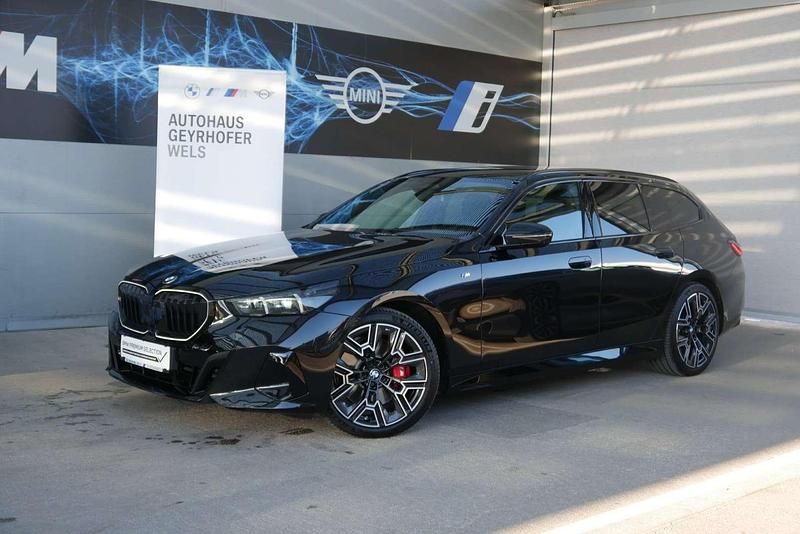 Schwarz Gebraucht 2025 BMW 540 Comfort Edition Kombi | € 83.980 - Bild 1/4