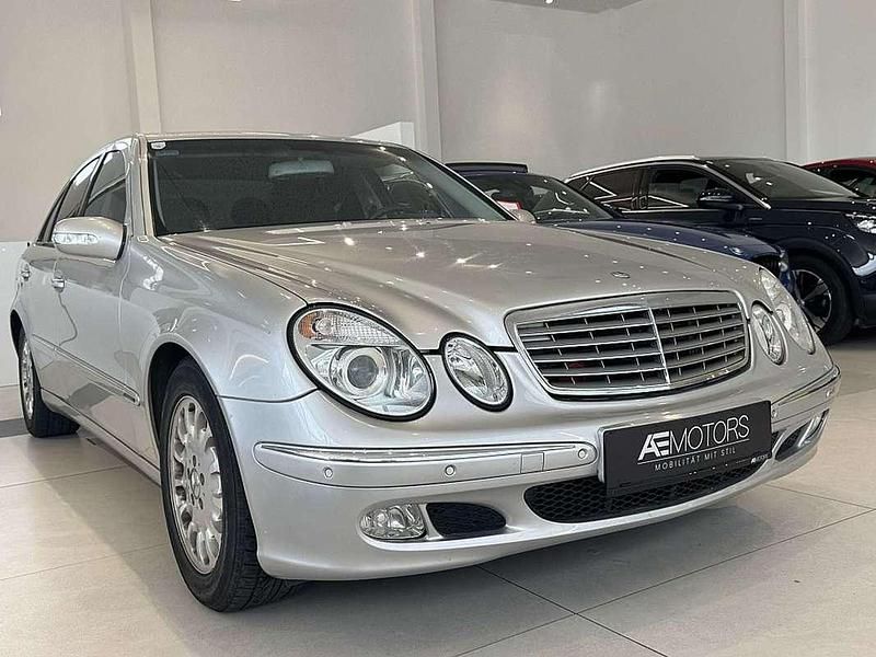 Gebraucht Mercedes E220 Elegance 150 PS (110 kW) 2003 Silber Limousine