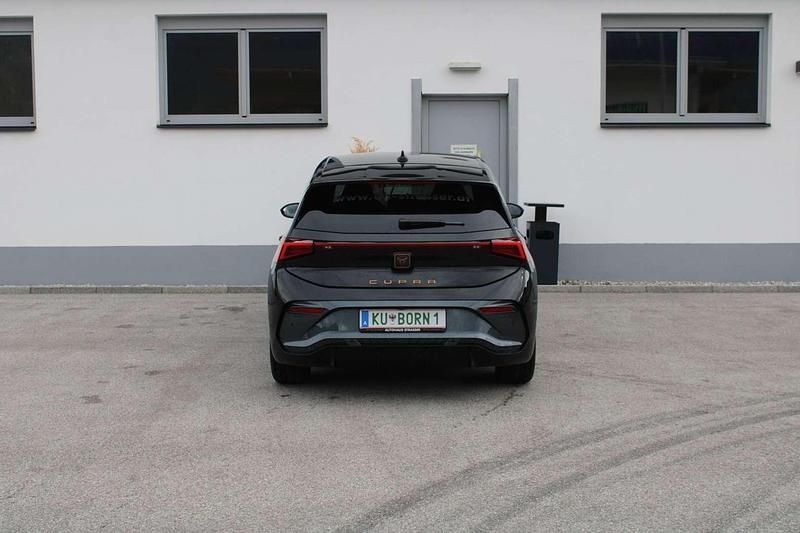 Neu Cupra Born e-Boost 169 kW (231 PS) 2025 Schwarz Kleinwagen