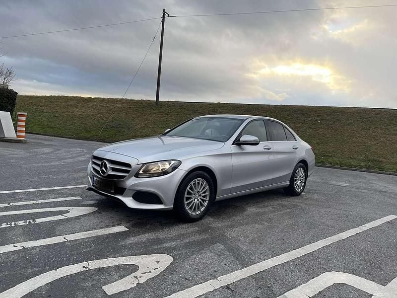 Gebraucht Mercedes C180 116 PS (85 kW) 2015 Limousine