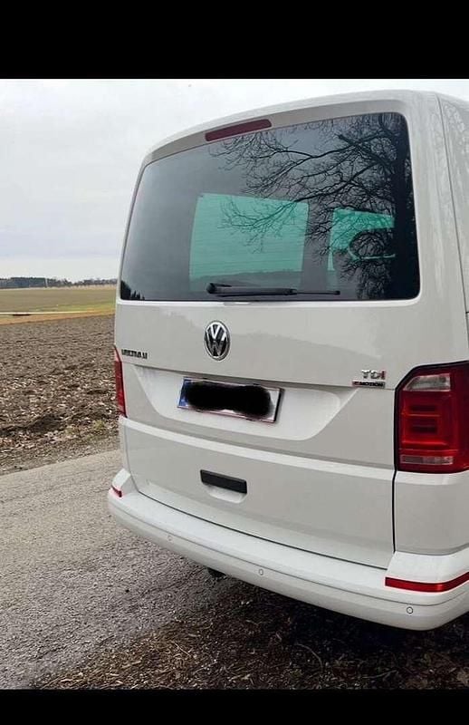 Gebraucht VW Multivan Trendline 150 PS (110 kW) 2017 Weiß Van