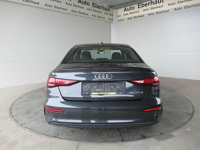 Gebraucht Audi A3 110 PS (80 kW) 2024 Grau Limousine