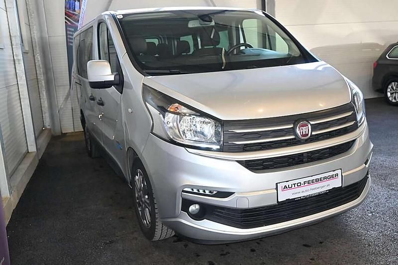 Gebraucht Fiat Talento Basis 146 PS (107 kW) 2017 Silber Van / Kleinbus
