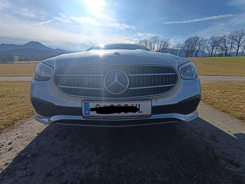 Gebraucht Mercedes E220 200 PS (147 kW) 2022 Limousine