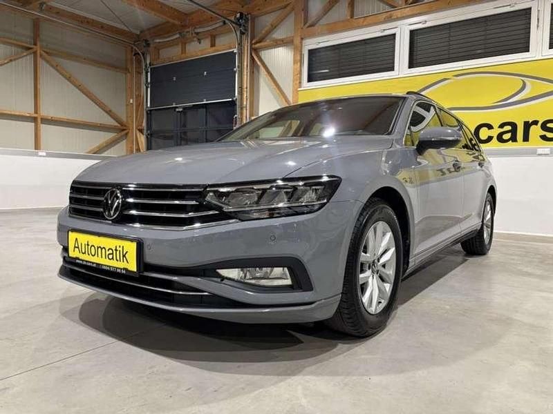 Gebraucht VW Passat 150 PS (110 kW) 2023 Grau Kombi