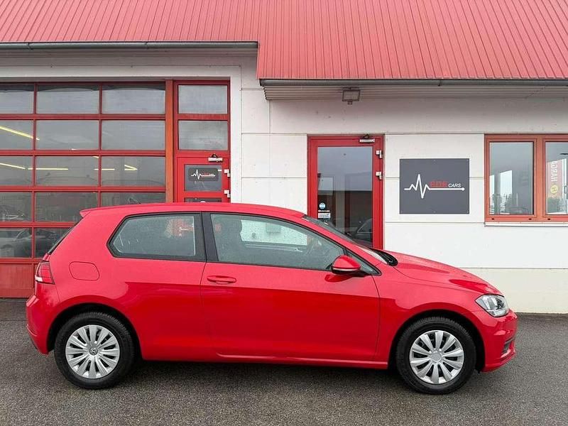 Gebraucht VW Golf VII 86 PS (63 kW) 2019 Rot Kleinwagen