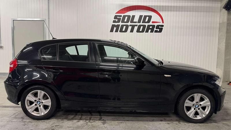 Gebraucht BMW 116 116 PS (85 kW) 2010 Schwarz Kleinwagen