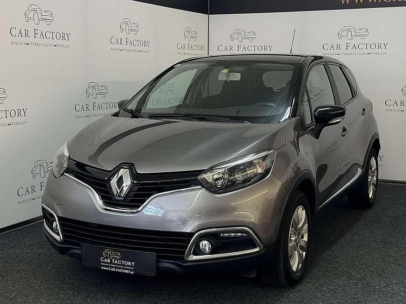 Grau Gebraucht 2016 Renault Captur Expression SUV | € 9.590 (Fairer Preis) - Bild 1/4