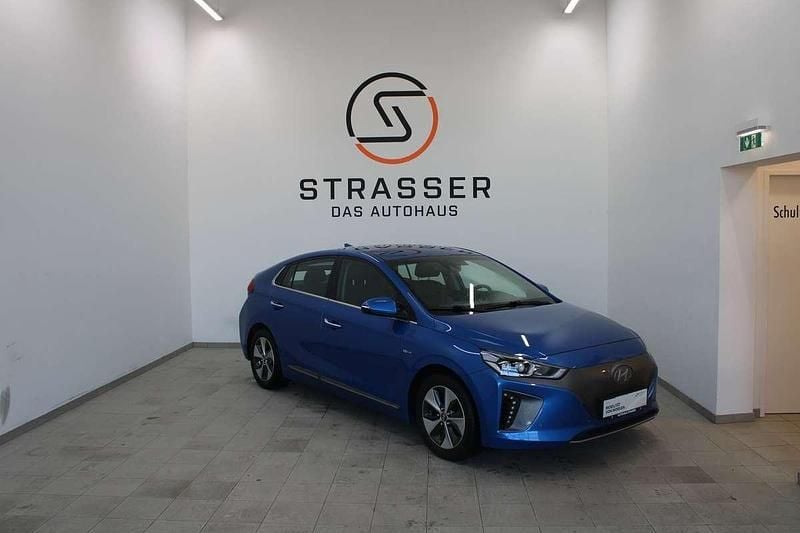 Mittelblau metallic Gebraucht 2017 Hyundai Ioniq Style Kleinwagen | € 10.990 (Guter Preis) - Bild 1/4