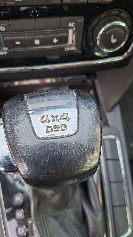 Gebraucht Skoda Superb Ambition 260 PS (191 kW) 2008 Rot Limousine