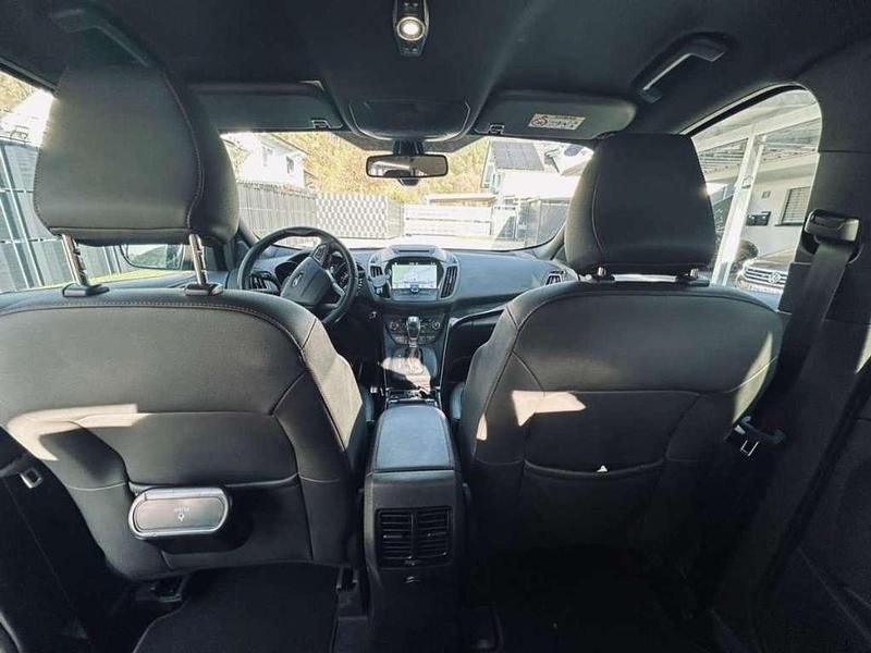 Gebraucht Ford Kuga ST-Line 120 PS (88 kW) 2019 Weiß SUV