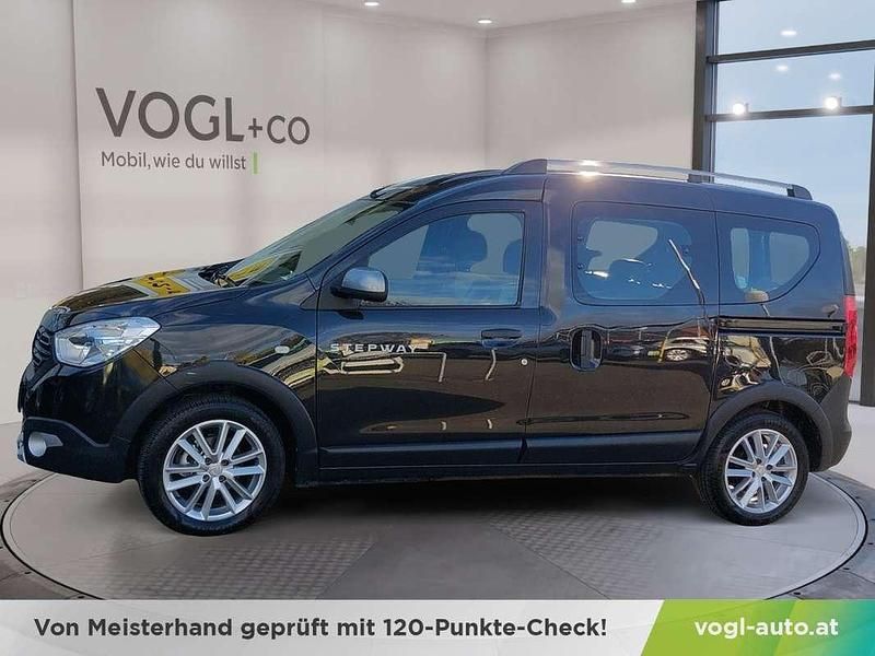 Gebraucht Dacia Dokker Stepway 95 PS (69 kW) 2019 Schwarz Van / Kleinbus