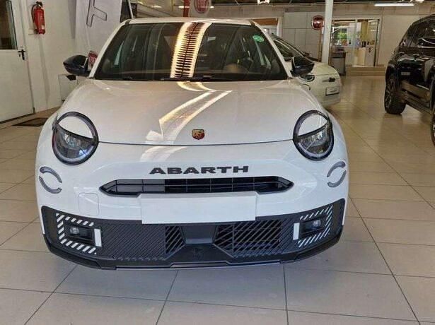 Neu Abarth 600e Turismo 175 kW (238 PS) 2025 Weiß SUV