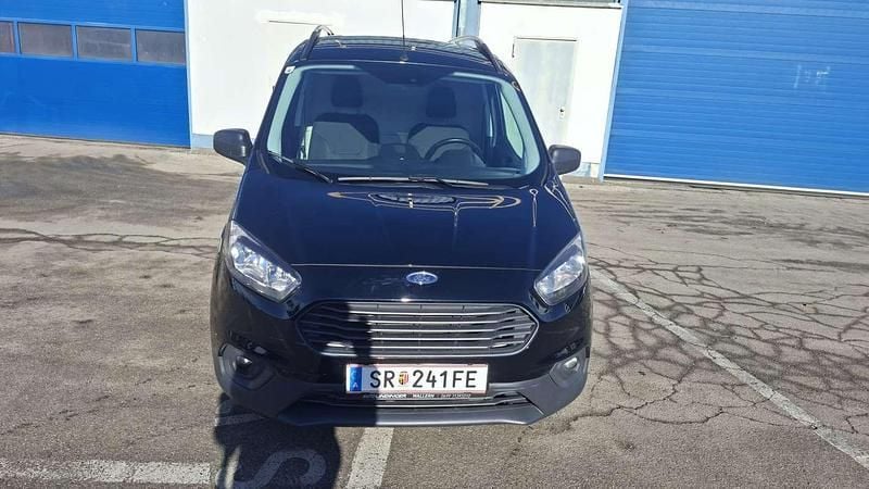 Gebraucht Ford Transit Trend 101 PS (74 kW) 2018 Schwarz Limousine