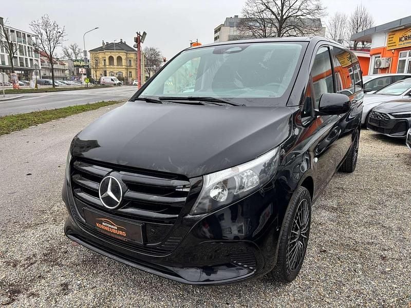 Gebraucht Mercedes Vito 163 PS (119 kW) 2024 Schwarz Van