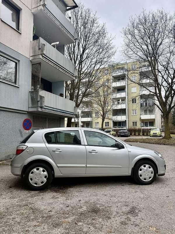 Gebraucht Opel Astra 90 PS (66 kW) 2006 Limousine