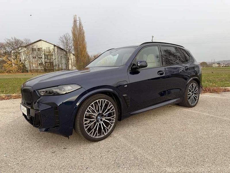 Blau Gebraucht 2024 BMW X5 Comfort Edition SUV | € 90.500 (Fairer Preis) - Bild 1/4
