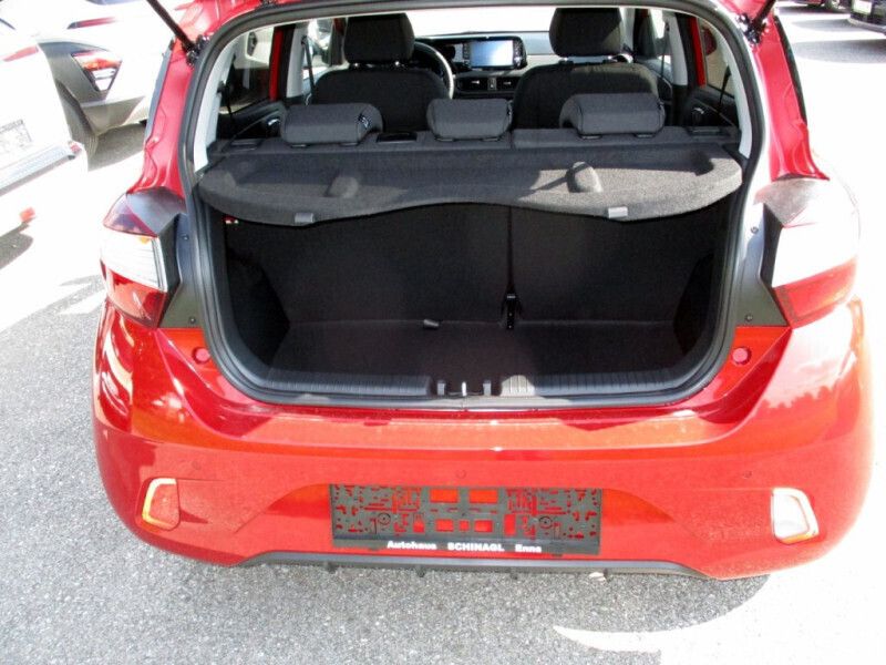 Gebraucht Hyundai i10 GO! 78 PS (57 kW) 2023 Dragon red Kleinwagen
