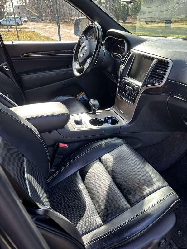 Gebraucht Jeep Grand Cherokee Overland 250 PS (183 kW) 2016 Schwarz SUV