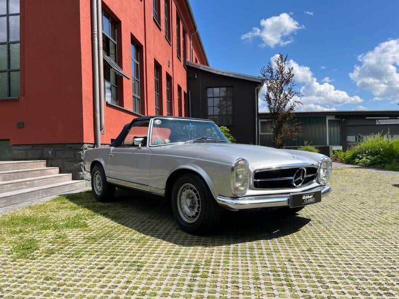 Gebraucht Mercedes 230 150 PS (110 kW) 1966 Silber Cabrio