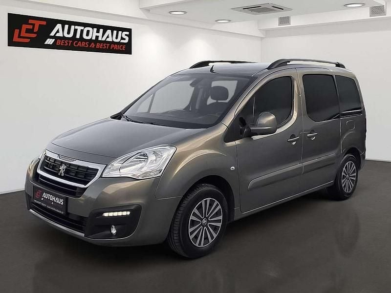 Gebraucht Peugeot TePee Active 99 PS (72 kW) 2017 Braun Kombi