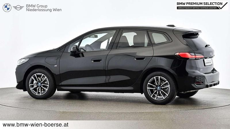 Gebraucht BMW 225 Active Tourer Efficient Dynamics 245 PS (180 kW) 2024 Schwarz Van / Kleinbus